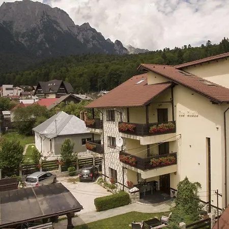 The Ghetto 4* Buşteni